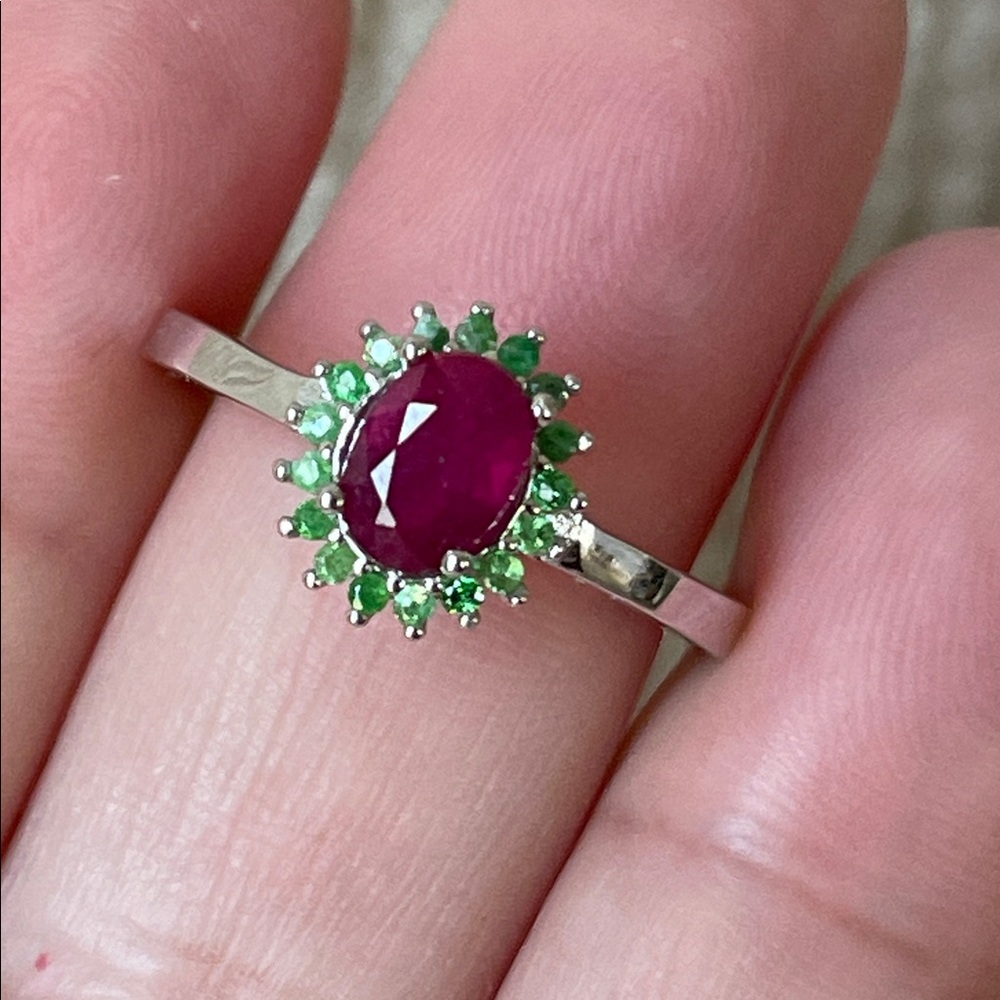 Natural Gemstones Ruby & Tsavorite in 925 Sterling Silver Size 8